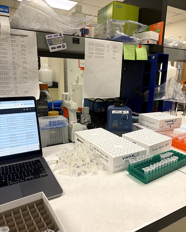Research lab table