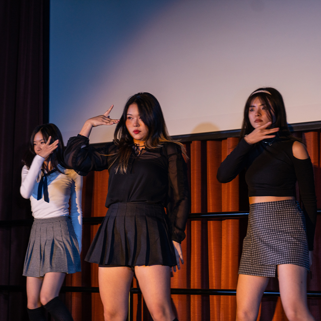 There were a lot of great performances put on at the Korean Culture Festival such as student K-Pop dance teams!