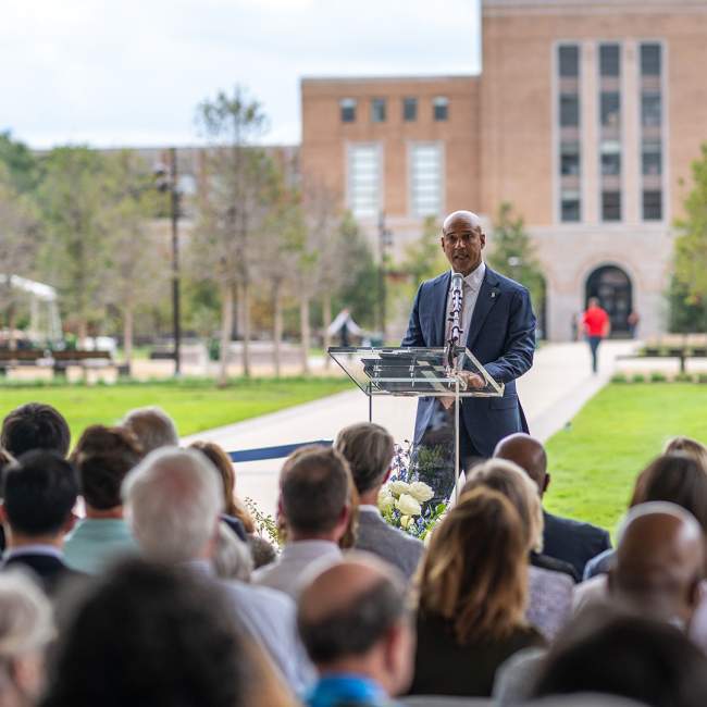 President DesRoches officially dedicates the new Academic Quad